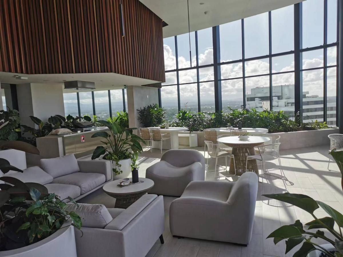 2 Bedroom Luxurious Family Apartment On 40Th Floor With Amazing Ocean Coastline Broadbeach Gold Coast Gc40 Exterior foto